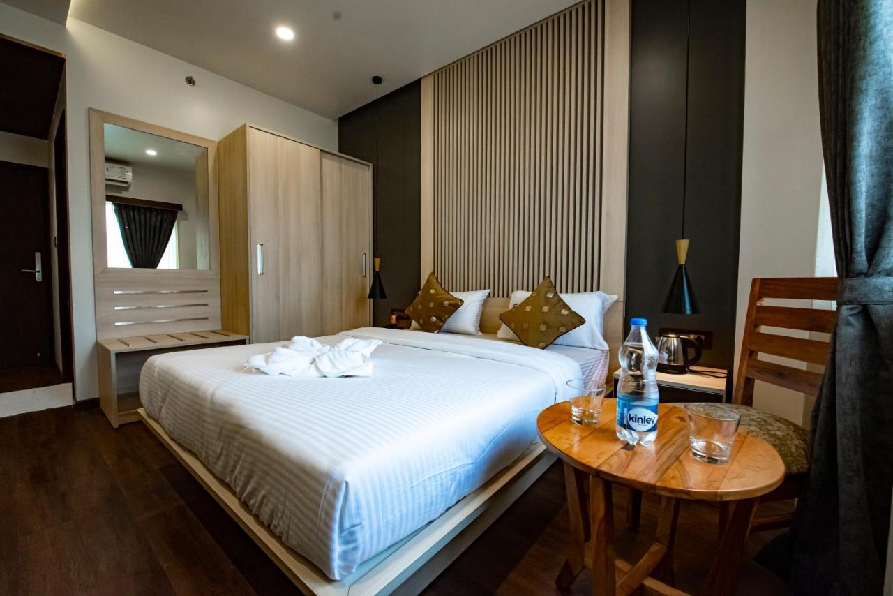 The Royal Palace Hotel 400703 نافي مومباي المظهر الخارجي الصورة