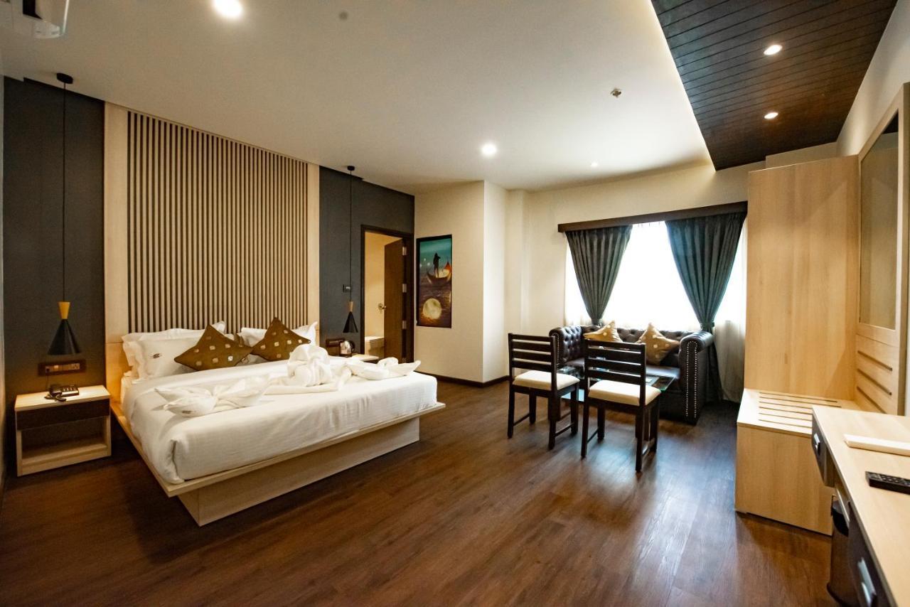 The Royal Palace Hotel 400703 نافي مومباي المظهر الخارجي الصورة