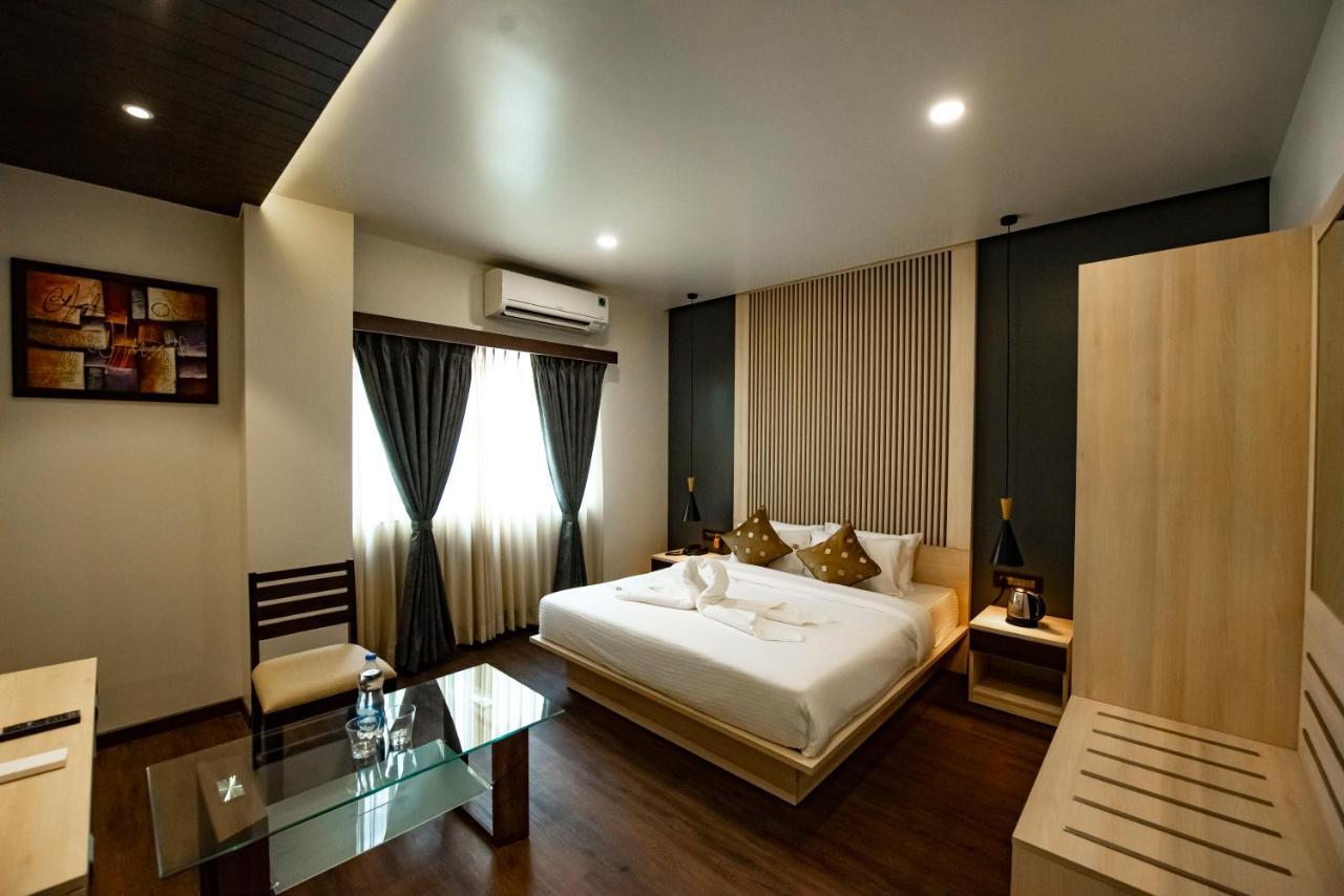 The Royal Palace Hotel 400703 نافي مومباي المظهر الخارجي الصورة