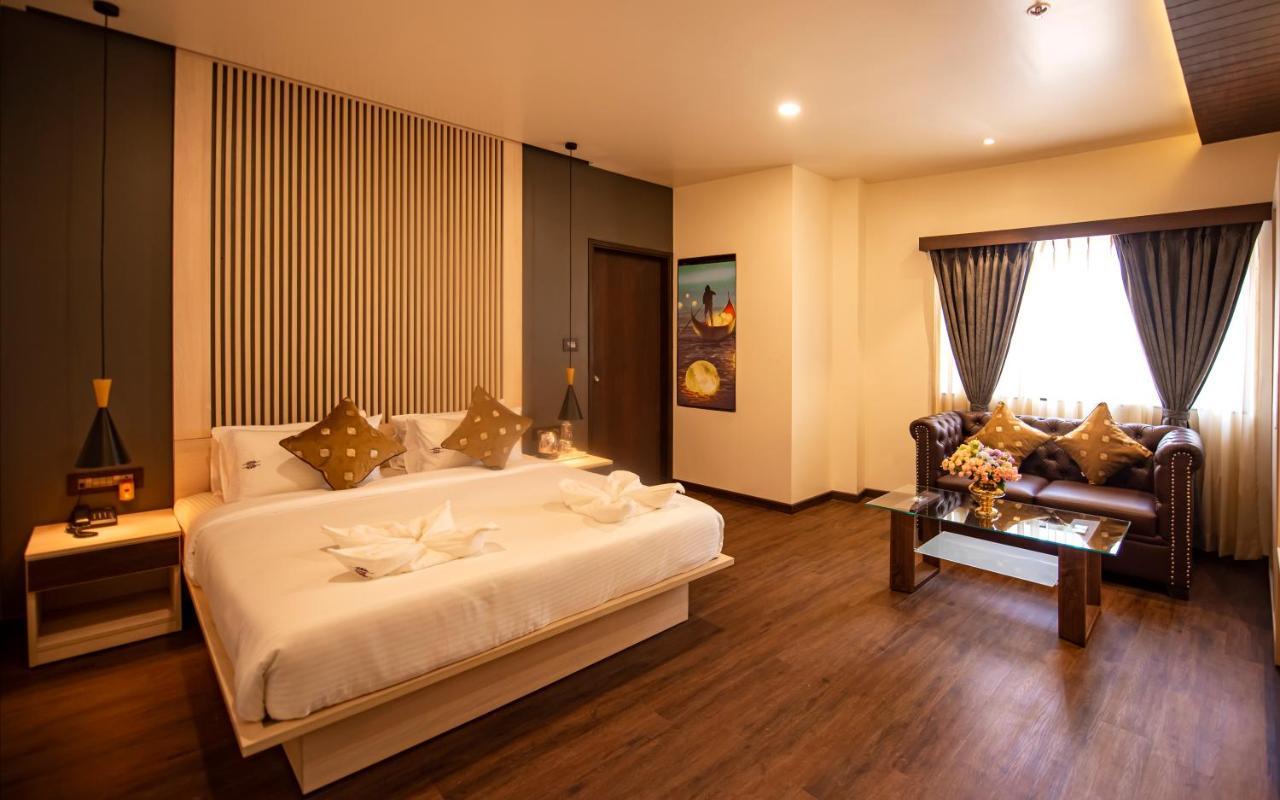 The Royal Palace Hotel 400703 نافي مومباي المظهر الخارجي الصورة